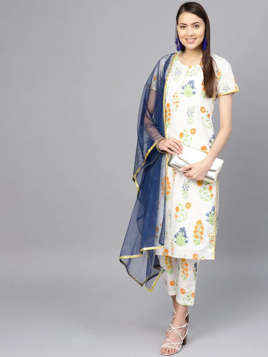 Ahalyaa Women Off white Printed Beautiful Kurta Set