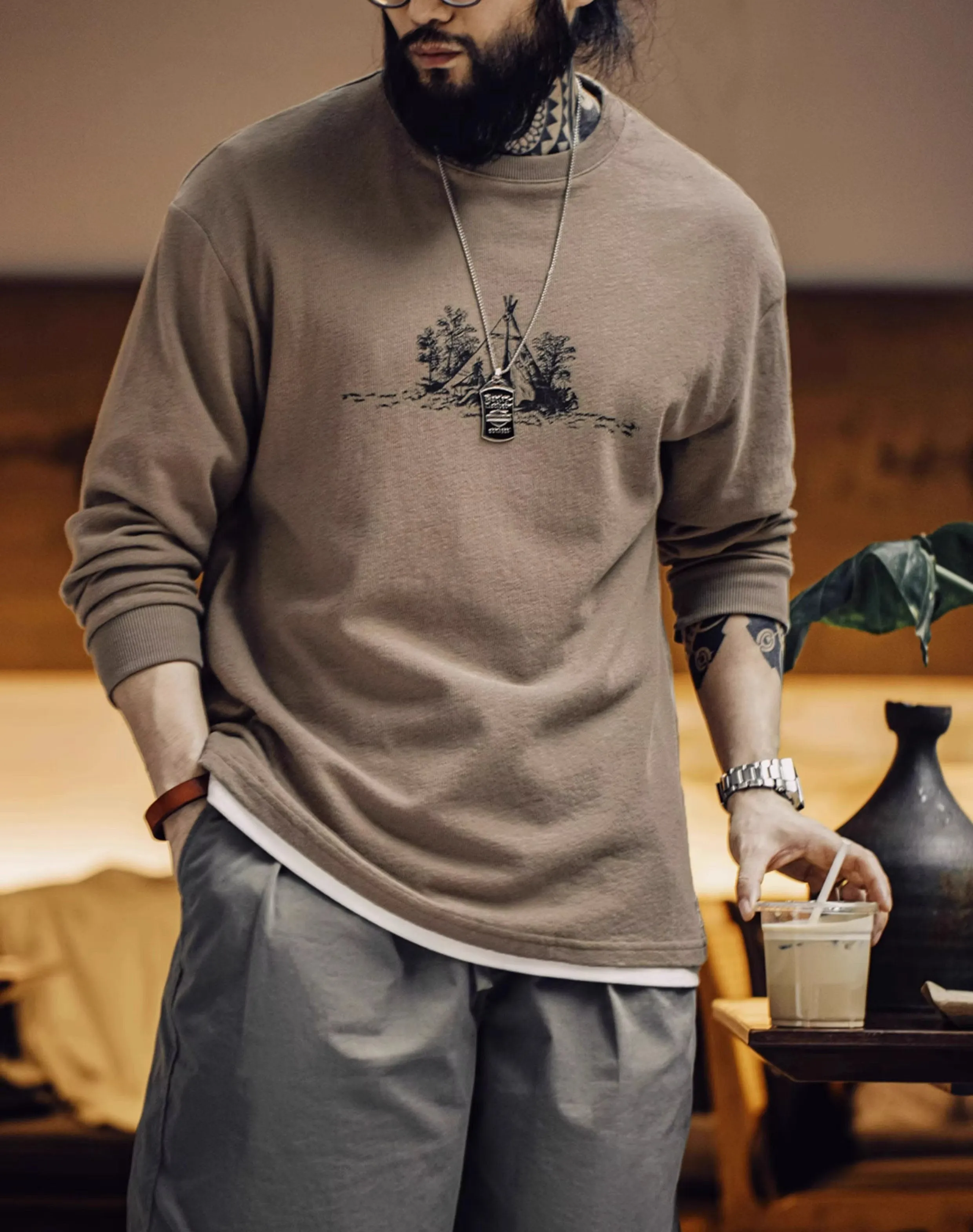 American Retro Camping Graffiti Printing Bottoming Men's Sweater