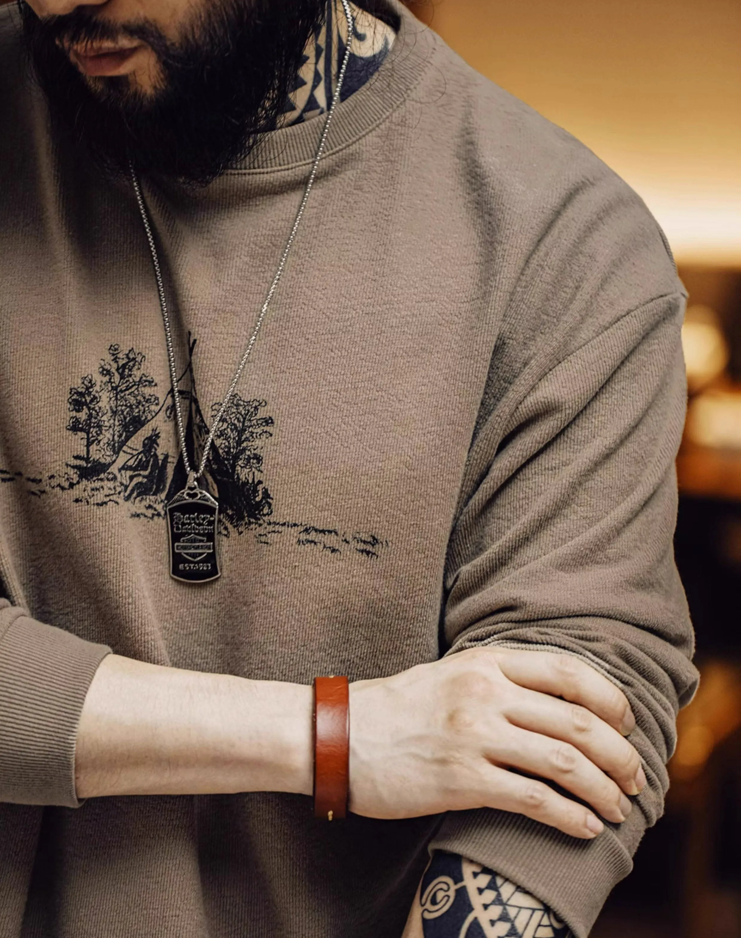 American Retro Camping Graffiti Printing Bottoming Men's Sweater