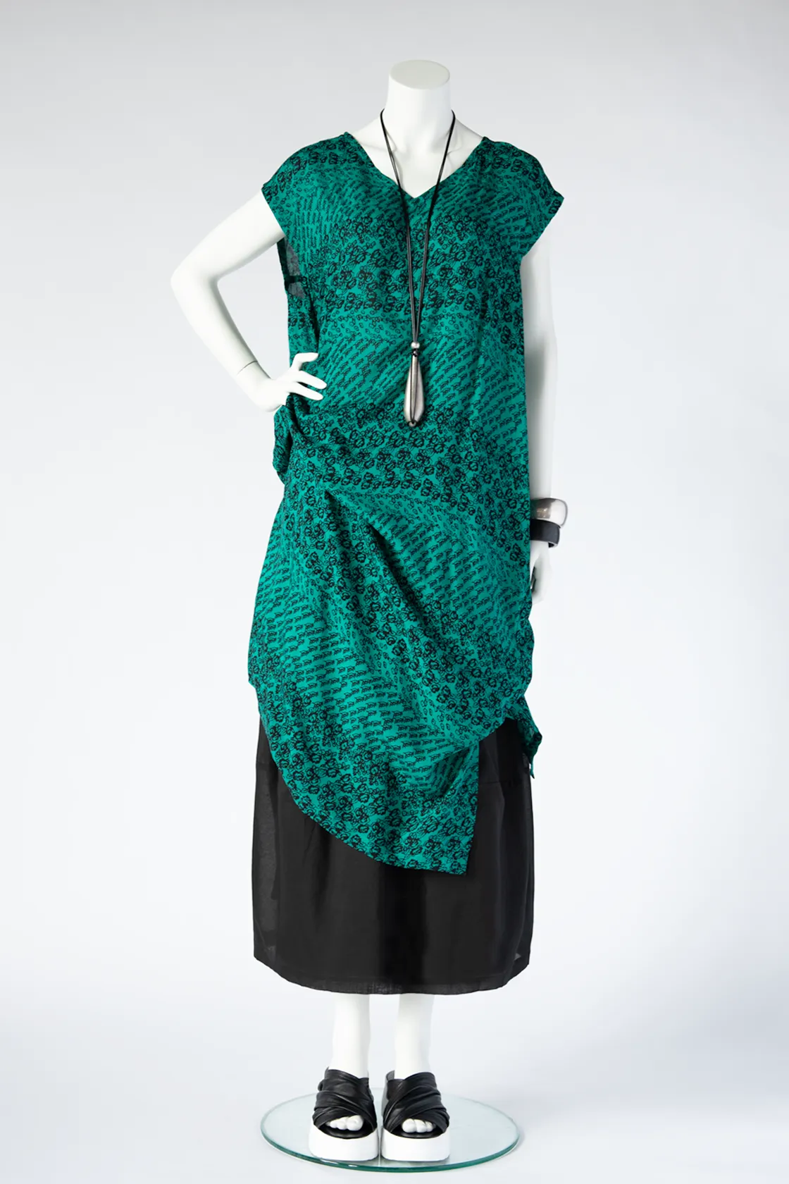 Venire Skirt in Black Rafina